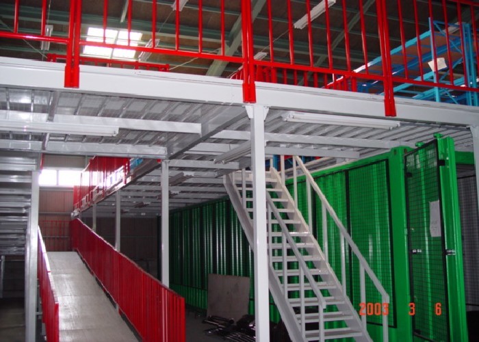 Support à plusieurs niveaux de Mezzanie de stockage d'entrepôt, capacité de charge 300 - 1000kg